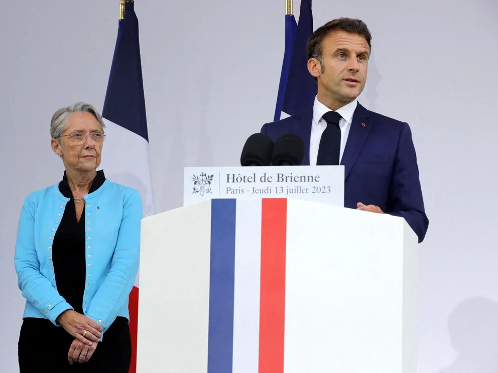 Renunció la primera ministra de Francia y Emmanuel Macron prepara un gran cambio en su Gabinete