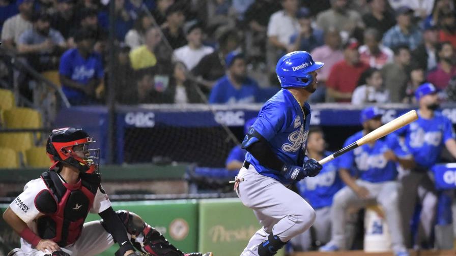 Yadiel Hernández le da el triunfo al Licey ante los Leones