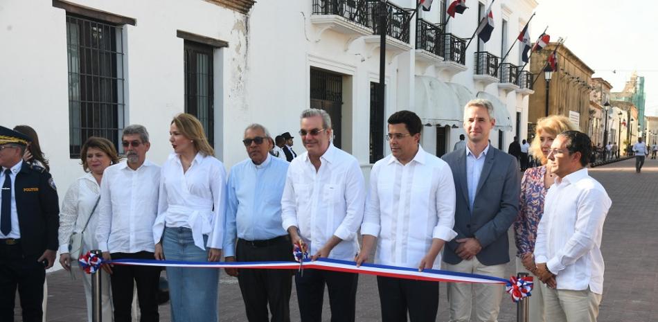 Abinader encabeza inauguración del remozamiento del Museo La Fortaleza y calle Las Damas