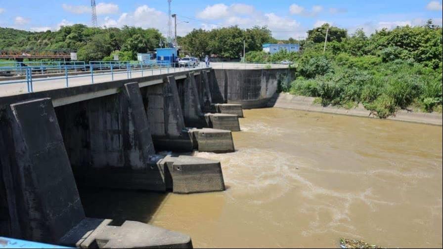 Salen 23 acueductos de servicio y dejan más de 400 mil personas sin agua potable