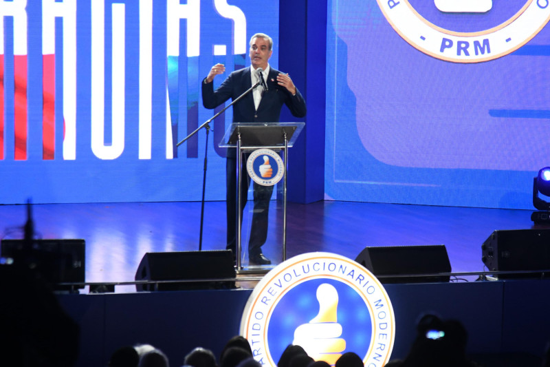 Abinader sobre los arreglos del Palacio de los Deportes: «Va estar al nivel que puede jugar la NBA»