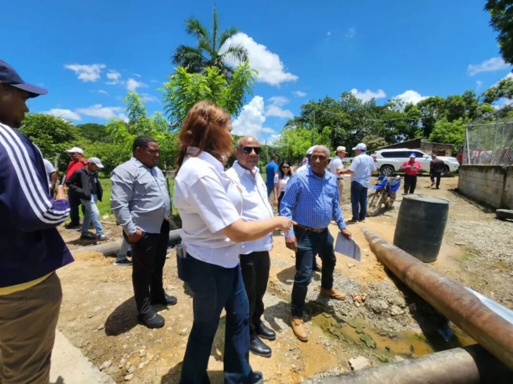 Director IAD realiza recorrido de supervisión por obras en ejecución de los departamentos Cibao Sur y Nordeste