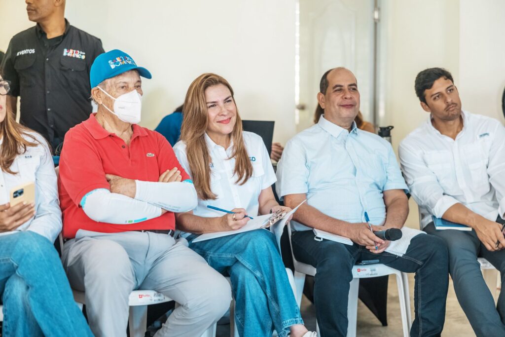 Carolina Mejía en Arroyo Manzano: “La dignidad comienza con el orden y la limpieza”