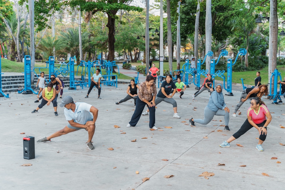 Parque Iberoamérica recibe cientos de personas en el marco del Fin de Semana del Bienestar Mundial