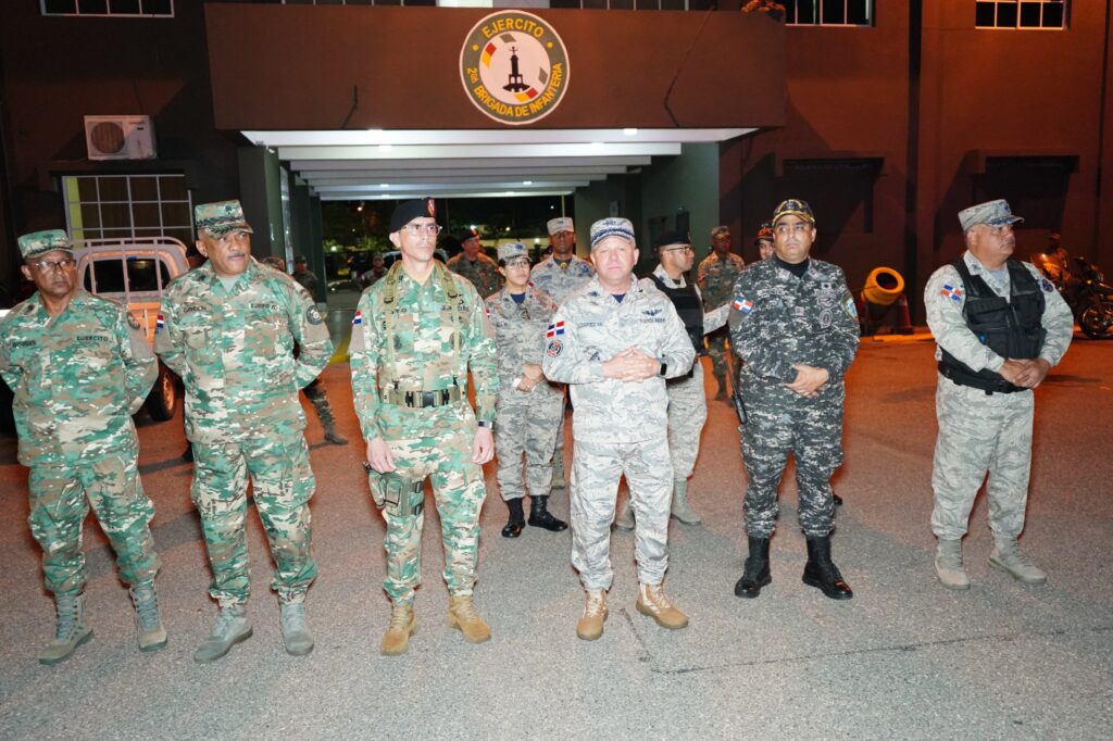 Comando Conjunto Unificado apoya a la PN en la recuperación de espacios públicos durante operativo en Santiago de los Caballeros