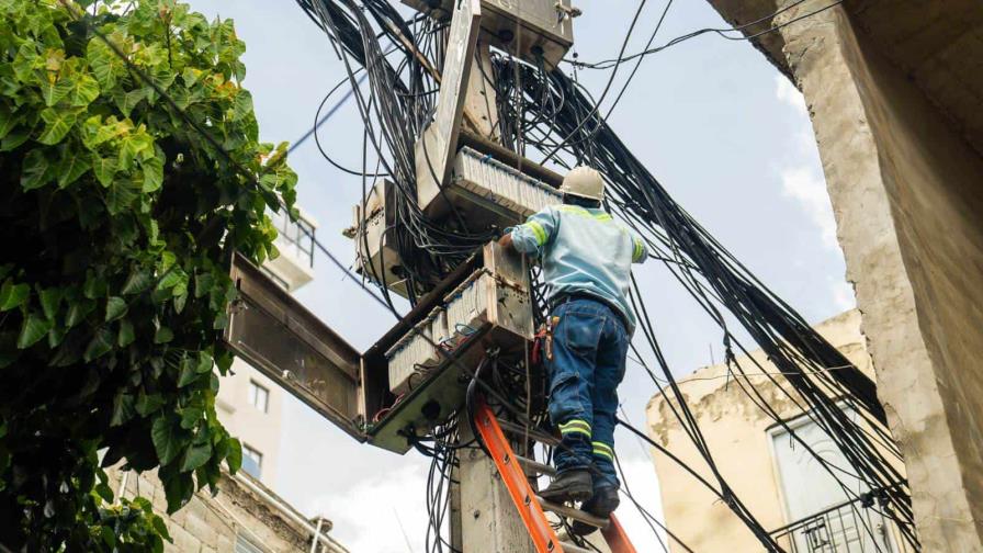 Edesur desmantela ocho módulos con conexiones irregulares en La Yuca