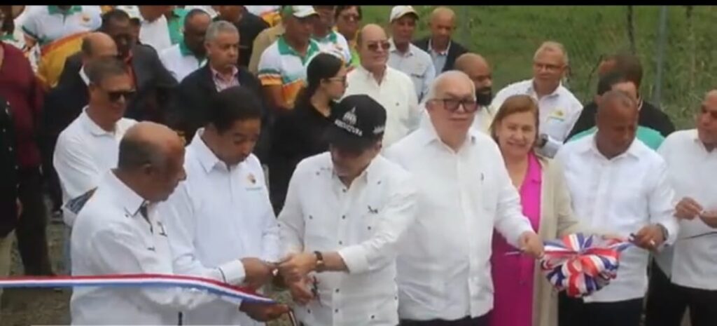 Director IAD participa en La Vega inauguración 1,886 paneles solares de cooperativa productores arroz