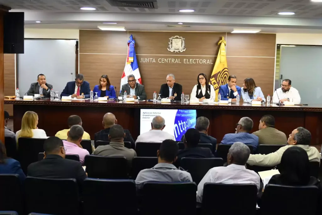 JCE avanza trabajos para la renovación de la Cédula de Identidad  y Electoral