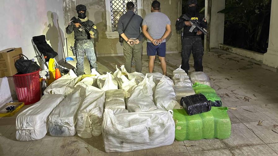 Autoridades confiscan 989 libras de marihuana y apresan seis hombres en Santiago