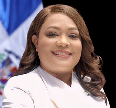 Senadora Aracelis Villa Nueva destaca que la mujer dominicana se ha convertido en una líder, lejos de descuidar el hogar