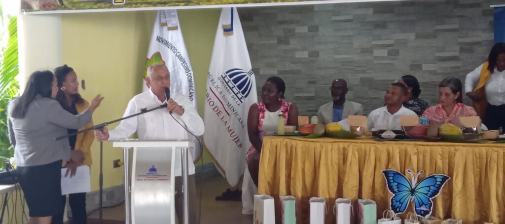 IAD participa en 1ra edición de “Resaltando la Belleza de la Mujer Rural Impulsando su Autonomía Económica”