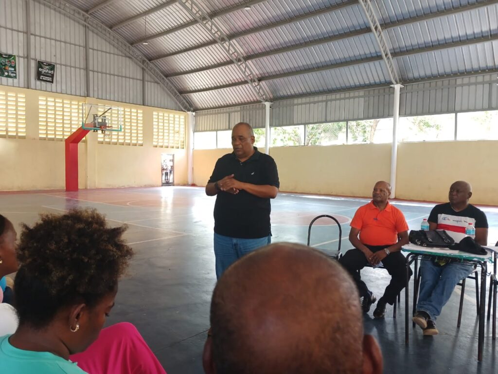 IAD capacita en cooperativismo a parceleros de San Cristóbal