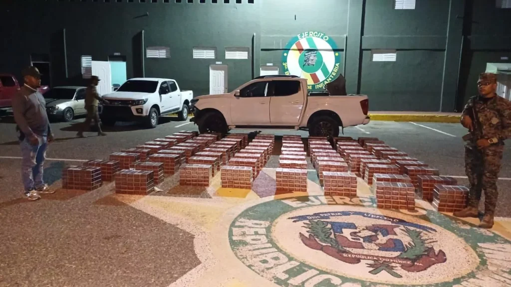 Retienen camioneta con contrabando de 380,000 cigarrillos en San Juan de la Maguana
