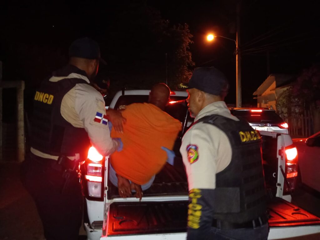 Allanamientos  contra el microtráfico en montecristi dejan cinco detenidos con drogas, armas y dinero en efectivo