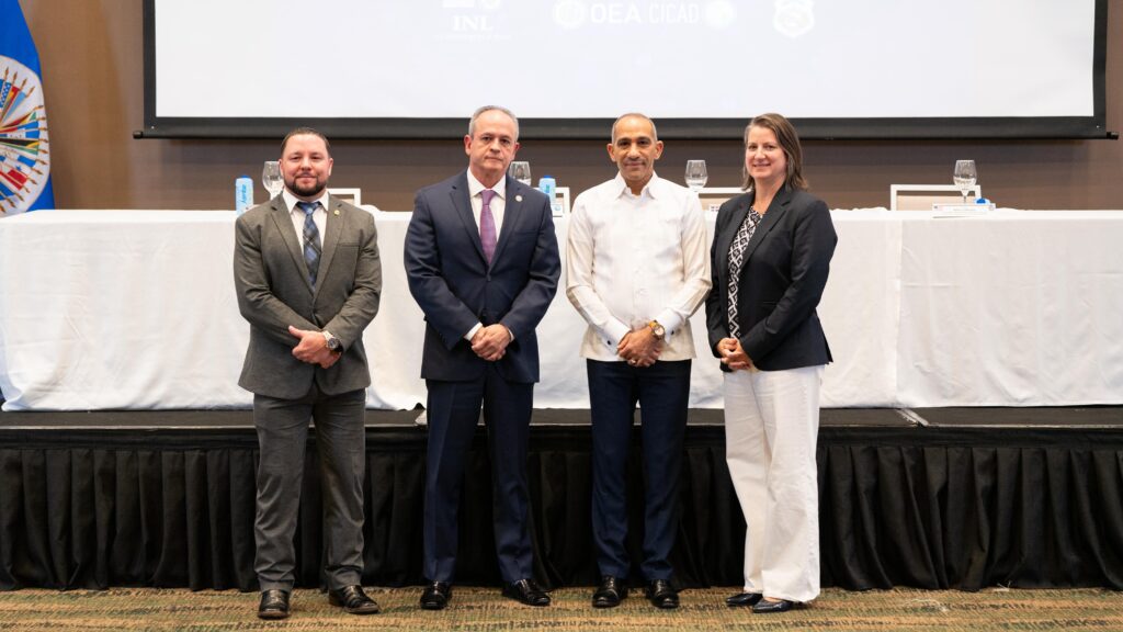 RD Clausura Congreso Regional sobre Drogas Sintéticas, reafirmando el firme compromiso en la lucha contra el narcotráfico