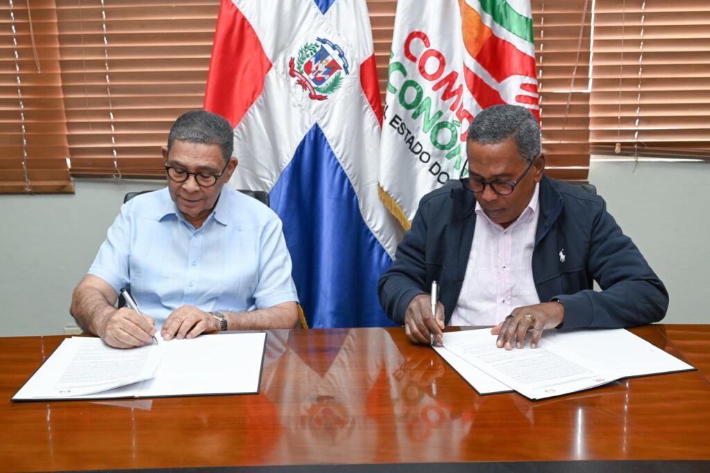 Directores de Comedores Económicos y Hogar Crea firman acuerdo interinstitucional