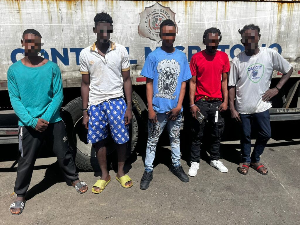 Migración  detiene en Nagua a 125 Inmigrantes Haitianos en Situación Irregular