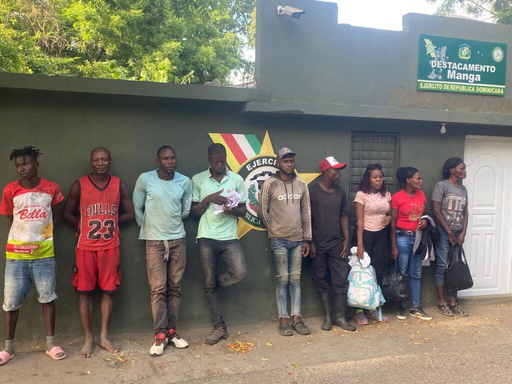 Detienen haitianos indocumentados en motocicletas en Hatillo Palma Montecristi