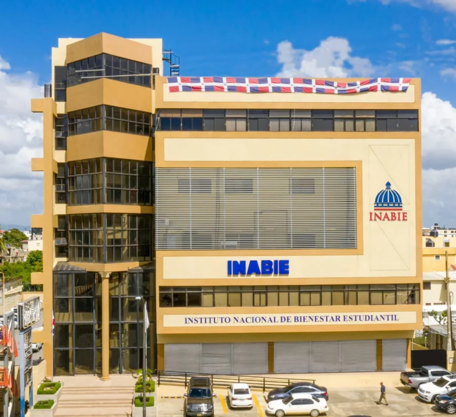 INABIE desvincula a 9 empleados por irregularidades en licitaciones de utilería escolar