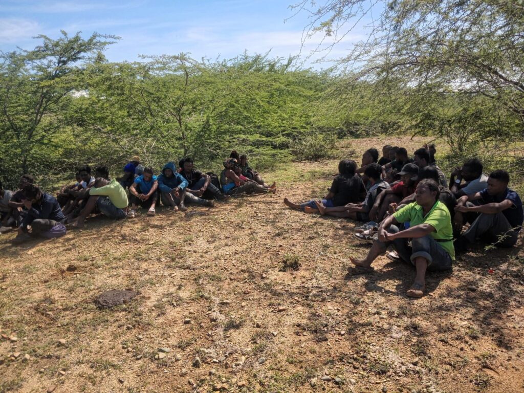 Ejército localiza y detiene a 36 haitianos durante operativo con unidades de drones en Guayubín, Montecristi