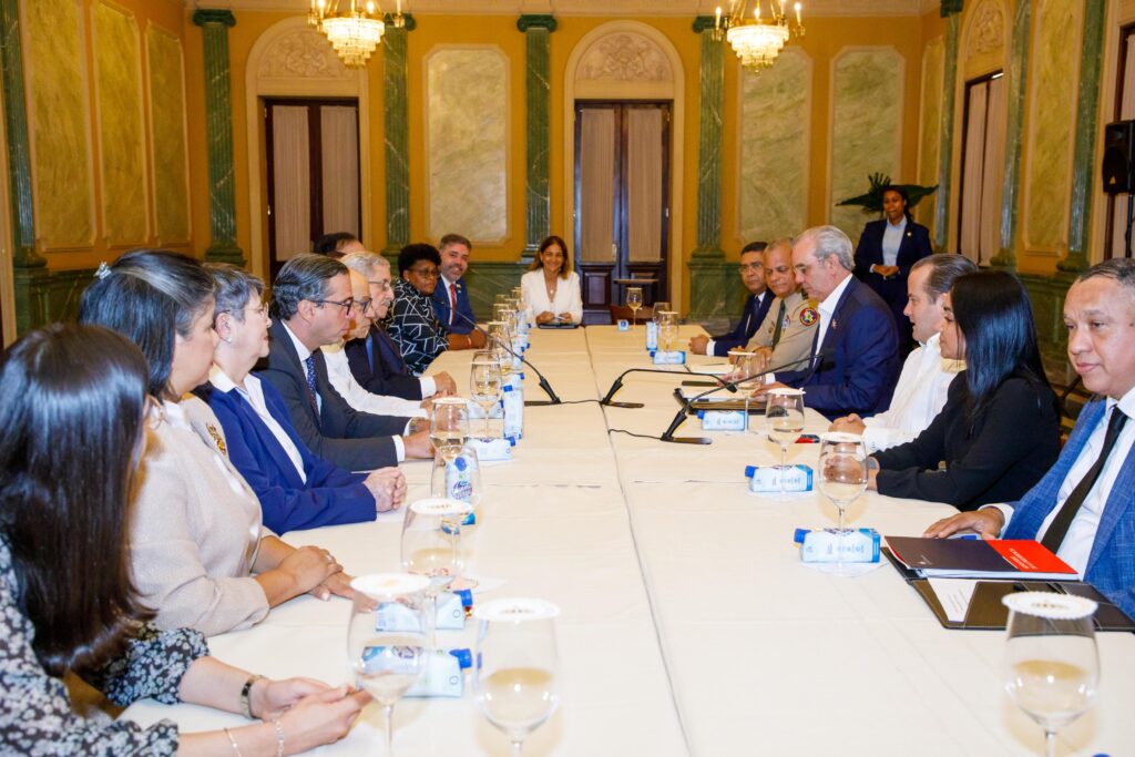 Presidente Abinader destaca madurez política en diálogo de alto nivel sobre Haití