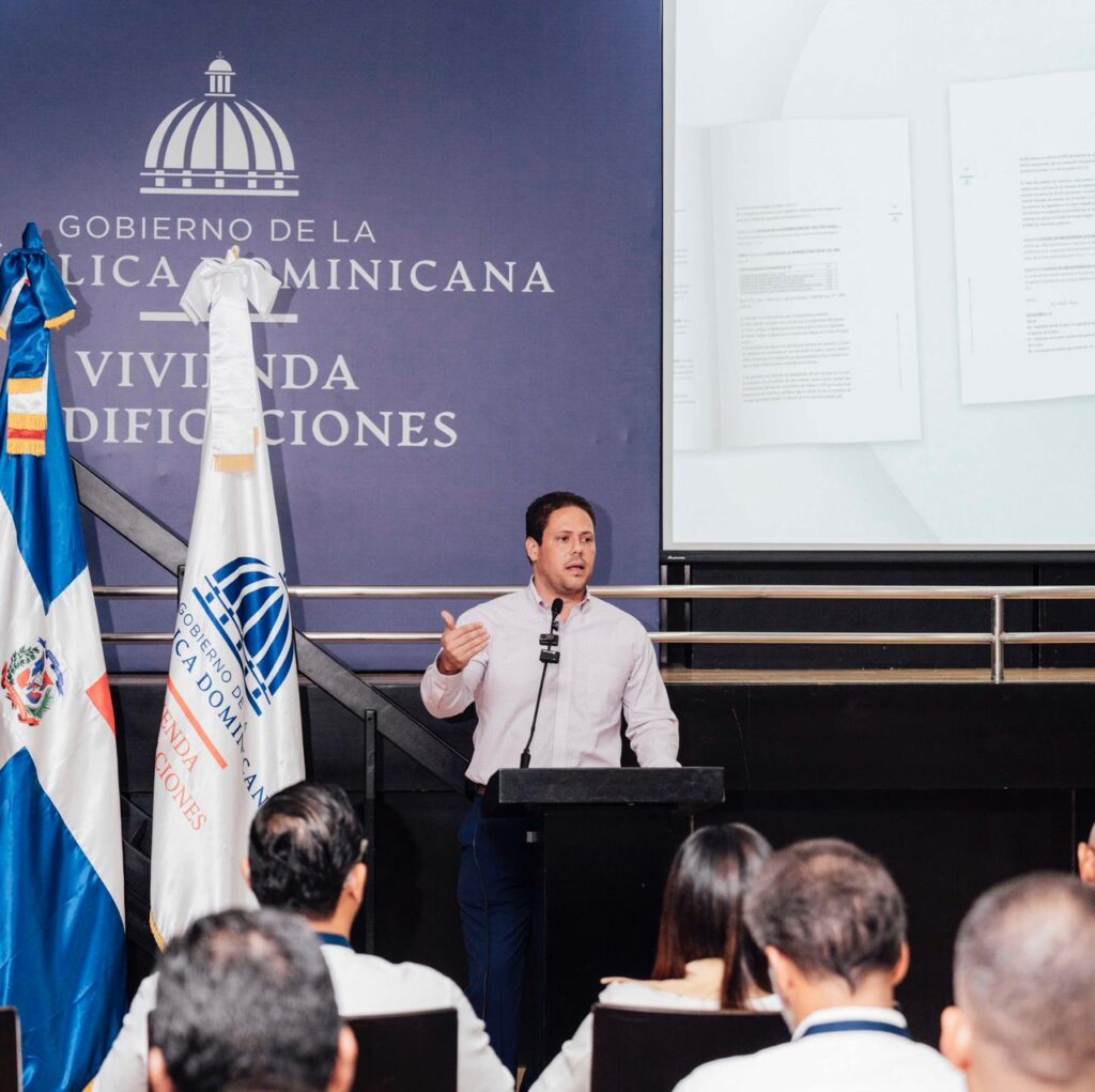 Ministro Carlos Bonilla presenta el primer Código de Construcción de la República Dominicana