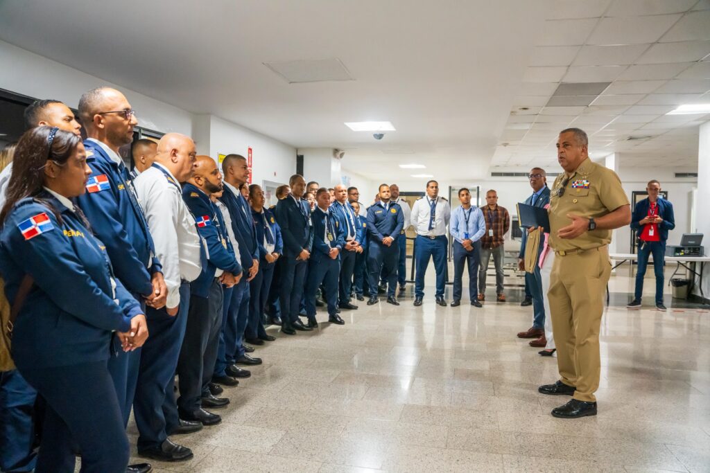 Director de la DGM supervisa servicios de control migratorio en terminales aeroportuarias El Catey, Gregorio Luperón y puertos marítimos de Puerto Plata
