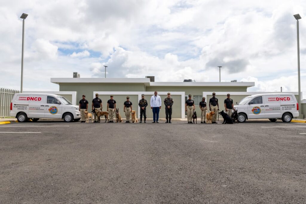 DNCD recibe moderna recidencia canina K9 y unidades especializadas