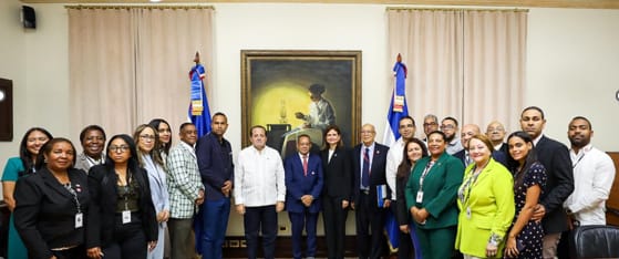 Raquel Peña recibe a estudiantes de la diáspora y refuerza compromiso con la educación en el exterior