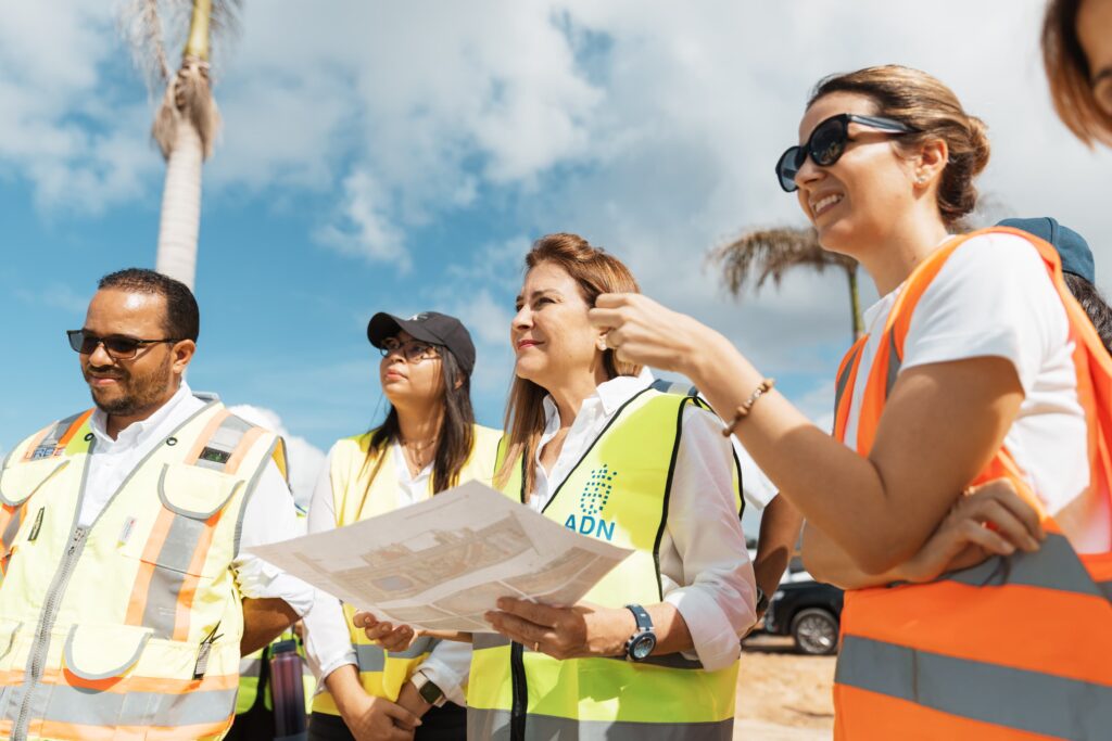 Carolina inspecciona los trabajos que desarrolla la Alcaldía del DN en la ciudad