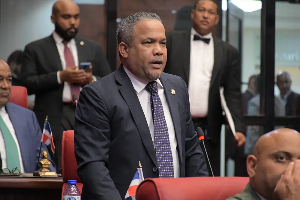 Héctor Acosta logra aprobación definitiva de la Ley que convierte a Monseñor Nouel en ecoturística