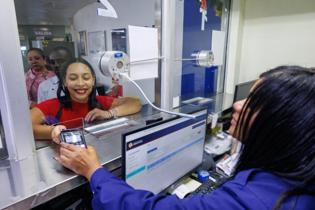 DGM recuerda que los trámites migratorios solo se pagan con transferencias bancarias y tarjetas de crédito o débito