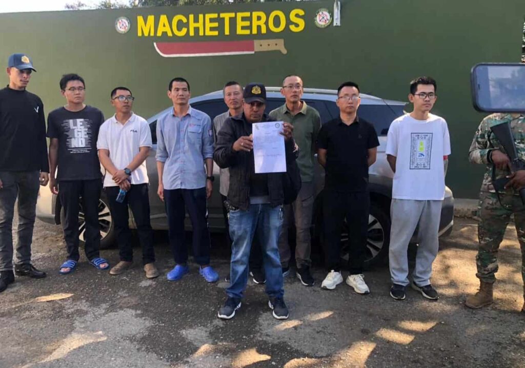Ejército detiene una jeepeta con siete chinos indocumentados en Montecristi