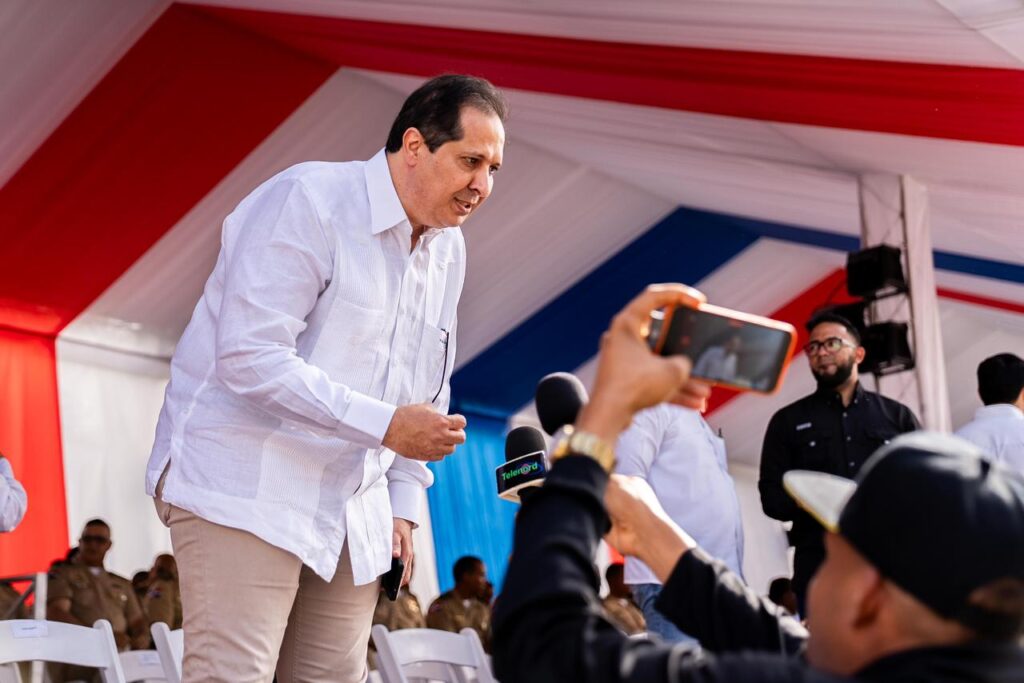 Ministro de Salud Víctor Atallah destaca avances en salud en la provincia Duarte