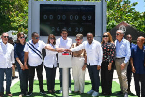 Ministro de Turismo deja iniciada construcción plaza de vendedores en playa Teco de Maimón, Puerto Plata
