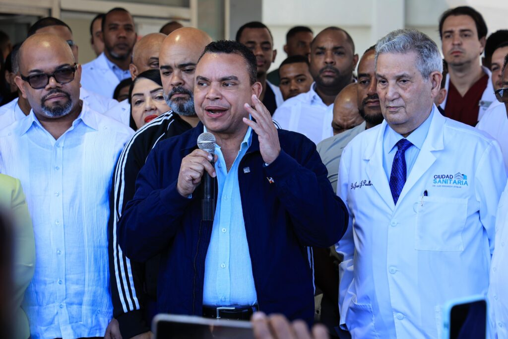 Titular SNS garantiza hospitales están preparados para asistir en Semana Mayor;refuerza personal y activa protocolos