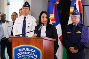 Ministra Faride Raful advierte sobre “cultura del desorden” y llama a ayudar primero antes de grabar