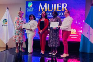 Felicia Contreras representa al país en El Salvador con charla magistral sobre mujeres que transforman desde las buenas prácticas