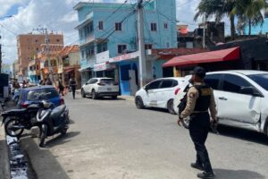DNCD interviene la 42 de capotillo; Arresta siete personas y ocupa miles de gramos de distintas drogas