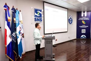 Dr. Julio E. Landrón Jr. presenta tesis para optar por especialidad en Ortopedia y Traumatología
