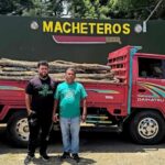 Ejército retiene camión cargado con 125 postes de cambrón ocultos entre pacas de paja sin permiso ambiental en Esperanza Valverde