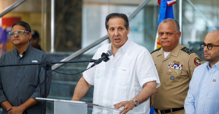 Ministerio de Salud mantiene contacto con médicos dominicanos en Venezuela y coordina apoyo para quienes deseen regresar al país