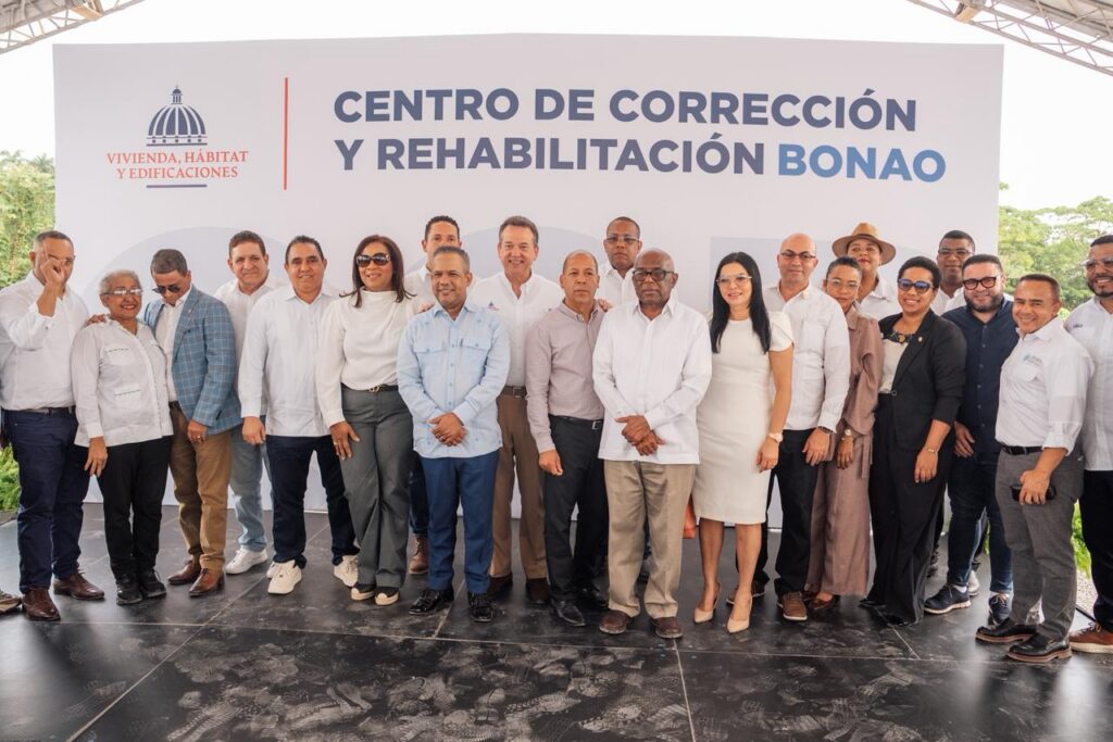 Bonao contará con un nuevo CCR para 700 privados de libertad; el ministro Ito Bisonó inicia los trabajos de construcción