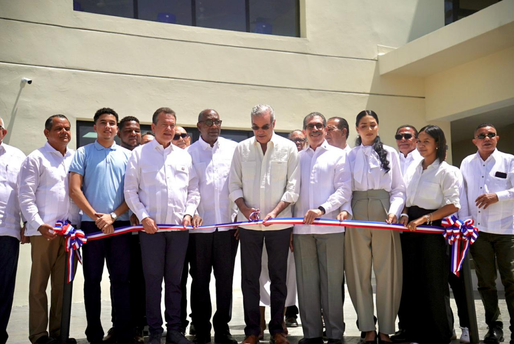 Abinader inaugura nuevo centro de la UASD en Santiago Rodríguez