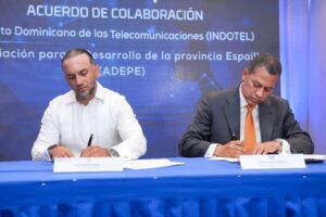 Indotel y Adepe firman acuerdo para impulsar inclusión digital y capacitación tecnológica en provincia Espaillat
