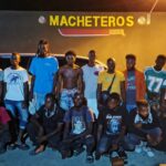 Soldados del Ejército interceptan a 22 haitianos indocumentados y detienen a presunto traficante de migrantes en Montecristi y Valverde