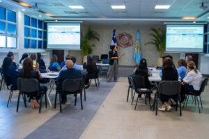 Colaboradores de Migración se capacitan  en estrategias y planificación en la administración pública
