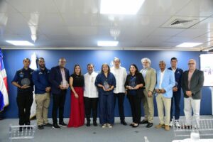 Ministerio de Salud reconoce labor del Equipo Médico de Emergencia tras misión humanitaria en Venezuela