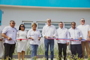 Presidente Abinader inaugura renovado Hospital Hacienda Estrella