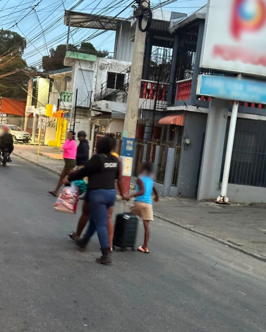 Detienen  casi un centenar de haitianos en estatus migratorio irregular durante operativo en Tamboril